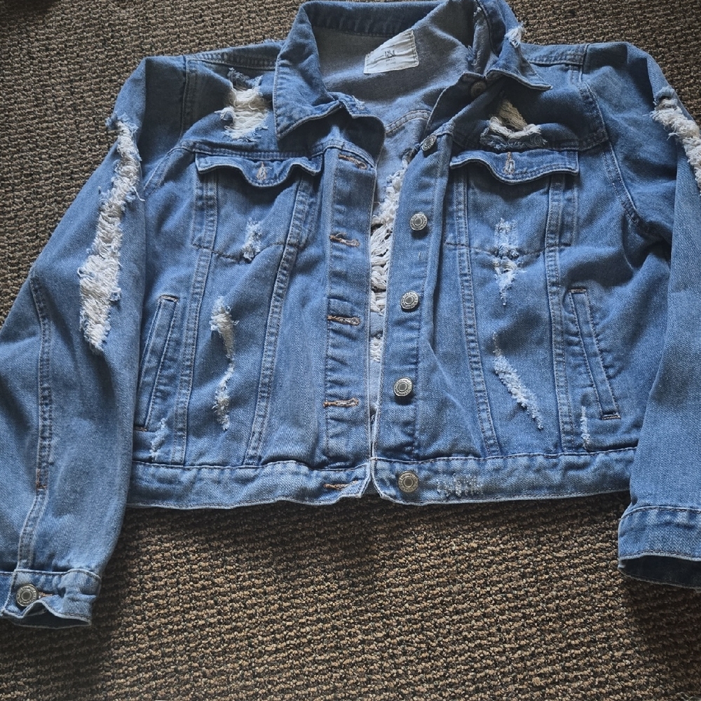 I&M Jeans Distressed Blue Denim Jacket💫